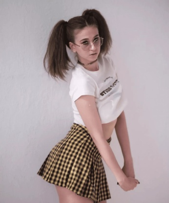 Соблазнительная блондинка с аппетитной фигурой приглашает на интимное свидание. Готова выполнить любые твои желания и подарить море незабываемых впечатлений! 2187, 21 год